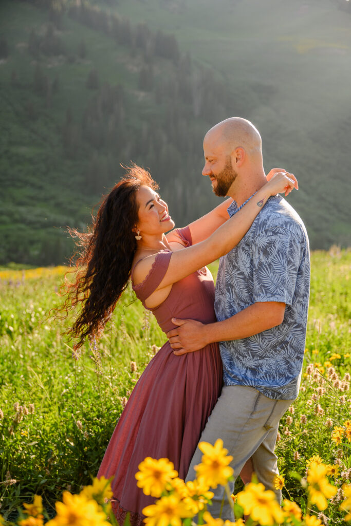 Earth tone outfits for summer family photography