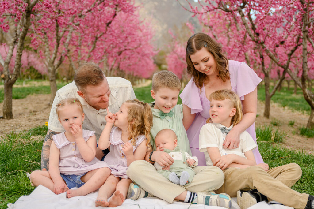 Light and airy spring family session outfit ideas