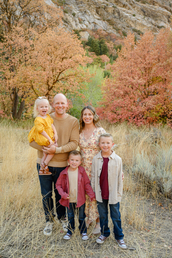 Fall family photo outfit ideas rust and burgundy Utah