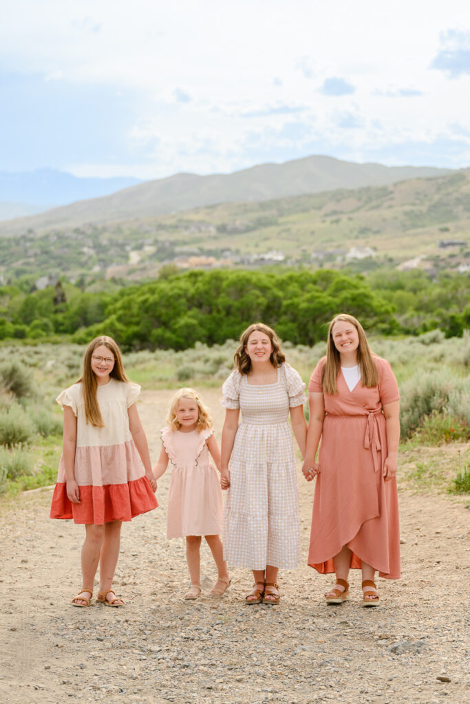 Summer family photo outfits warm tones Utah